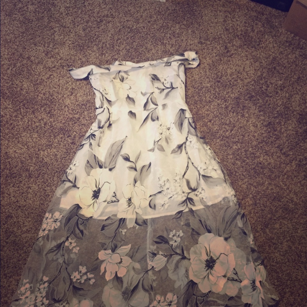 Beautiful white and grey dress never worn!